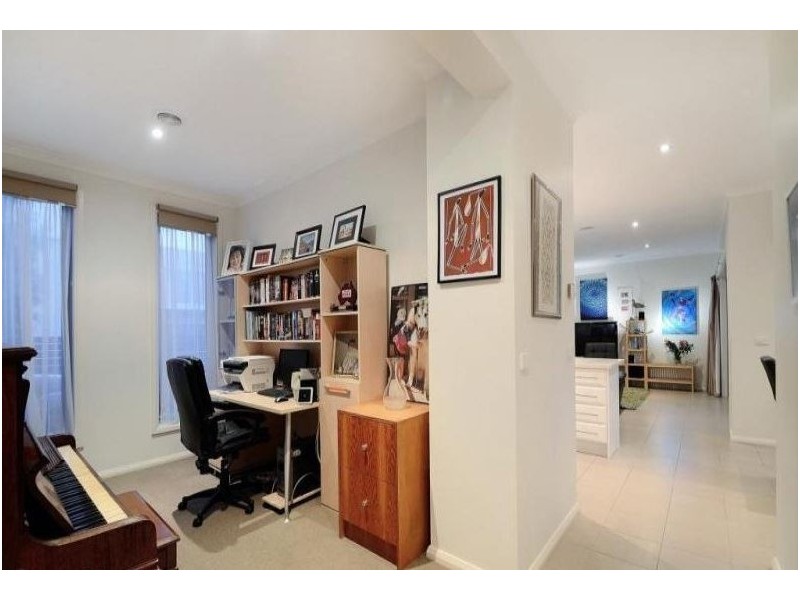 34 Kilburn Place, Pakenham VIC 3810