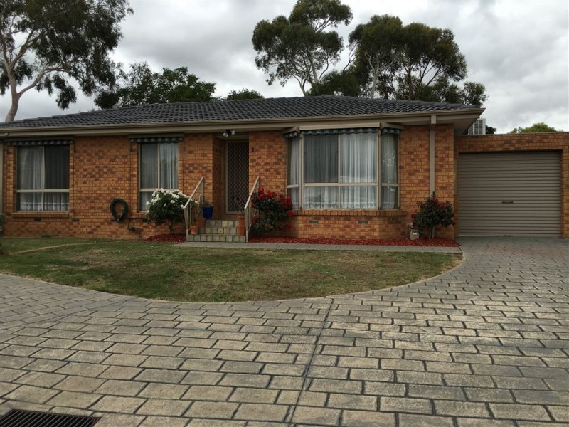 2/6 Clark Court, Berwick VIC 3806