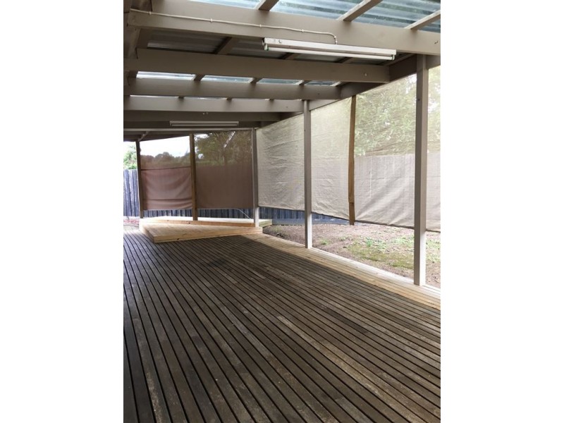 2/6 Clark Court, Berwick VIC 3806