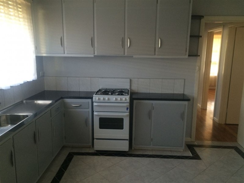 2/44 Edinborough Street, Hallam VIC 3803