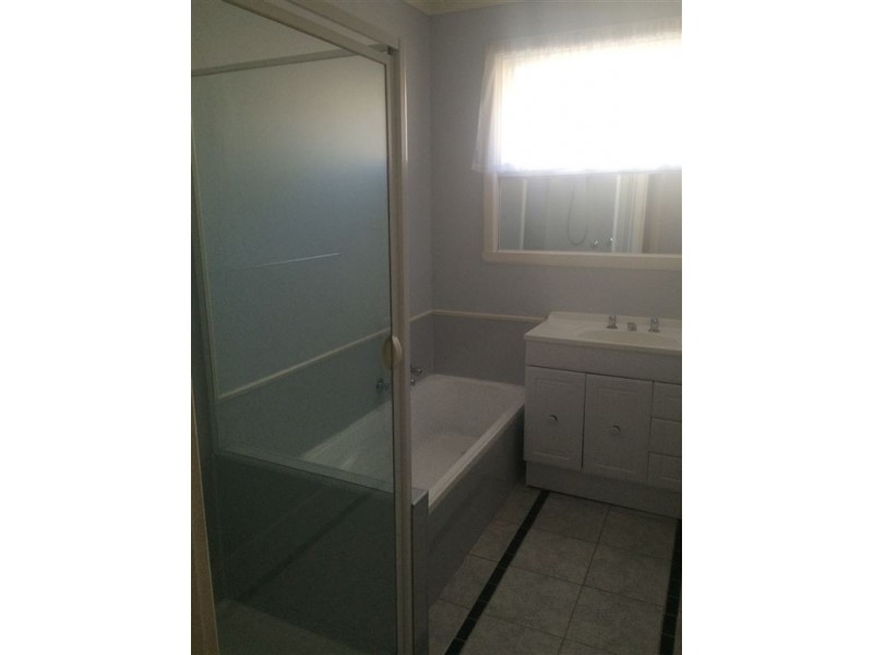 2/44 Edinborough Street, Hallam VIC 3803