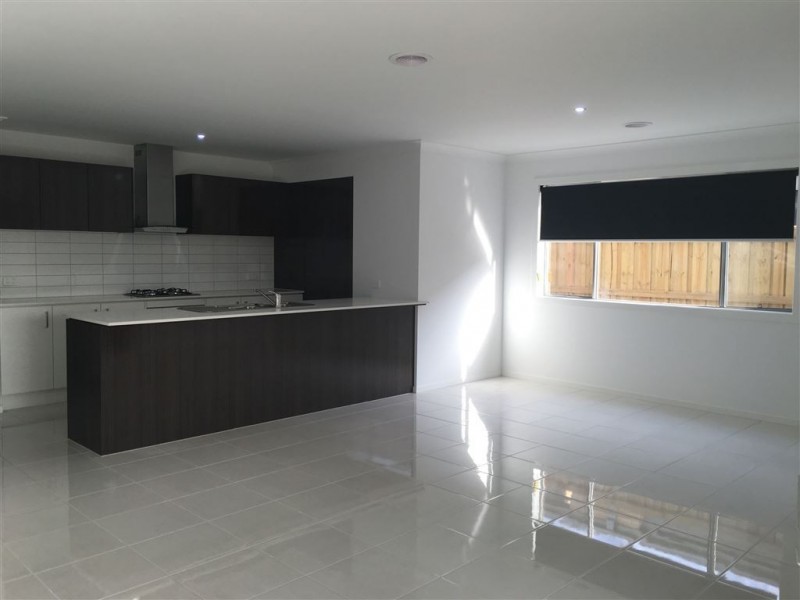 33 Leyland Drive, Narre Warren South VIC 3805