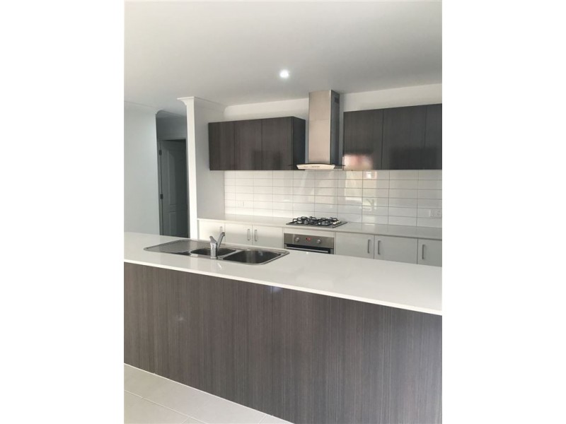 33 Leyland Drive, Narre Warren South VIC 3805