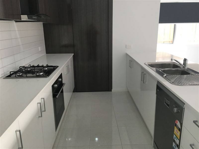 33 Leyland Drive, Narre Warren South VIC 3805