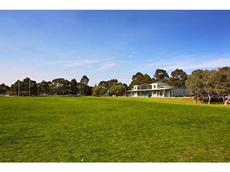 33 Hourigan Avenue, Clayton VIC 3168