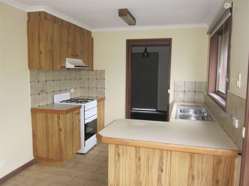 8/2 Cunningham Place, Oakleigh South VIC 3167