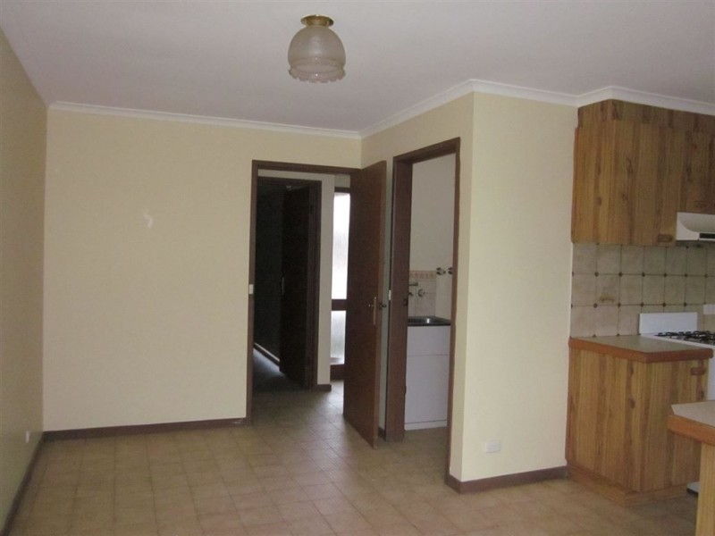 8/2 Cunningham Place, Oakleigh South VIC 3167