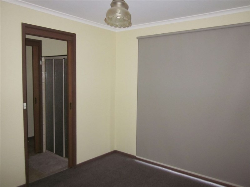 8/2 Cunningham Place, Oakleigh South VIC 3167