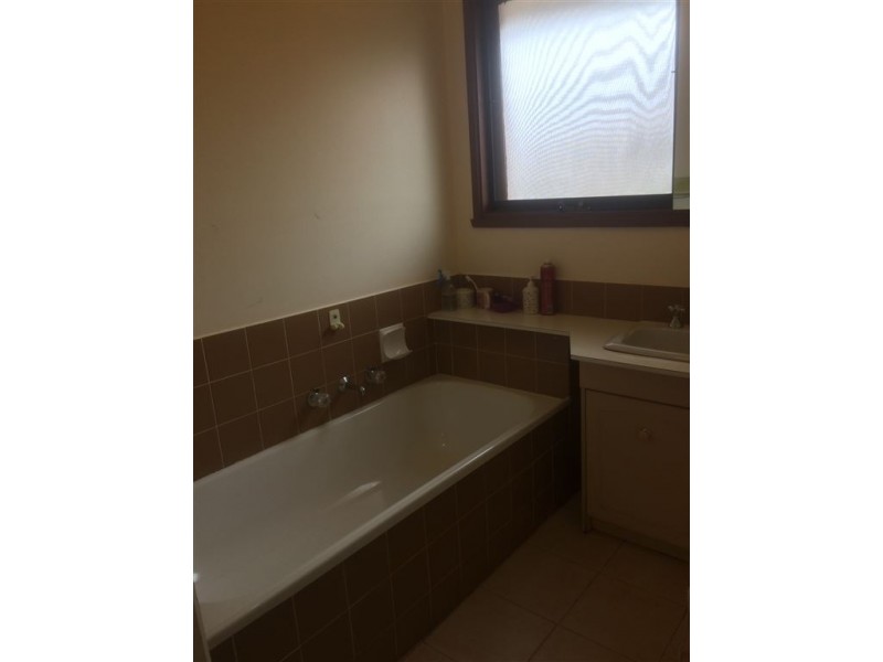 3 Barwon Court, Clayton South VIC 3169