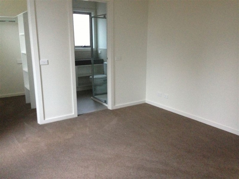 1/3 Nova Street, Oakleigh South VIC 3167