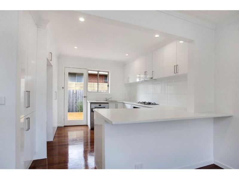 2/1 Oakes Avenue, Clayton South VIC 3169