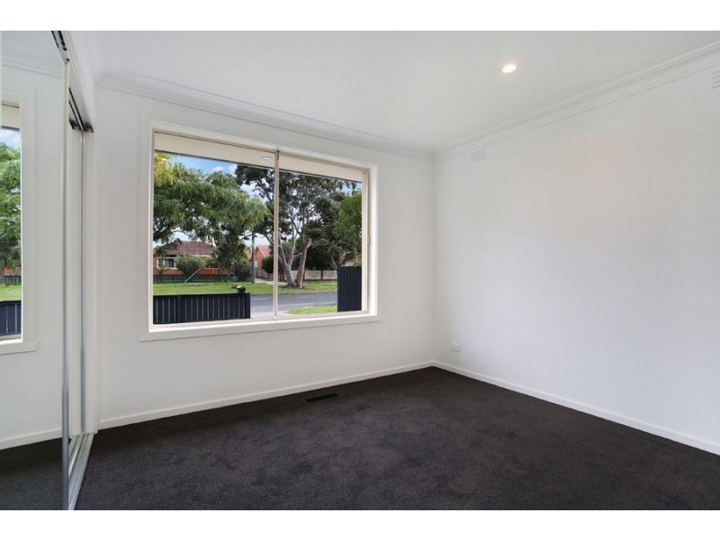 2/1 Oakes Avenue, Clayton South VIC 3169