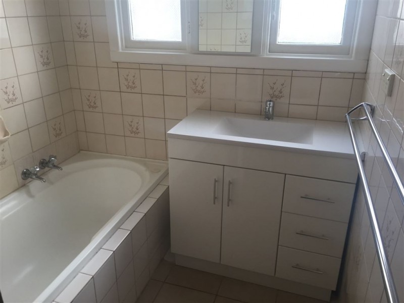 73 Beddoe Avenue, Clayton VIC 3168