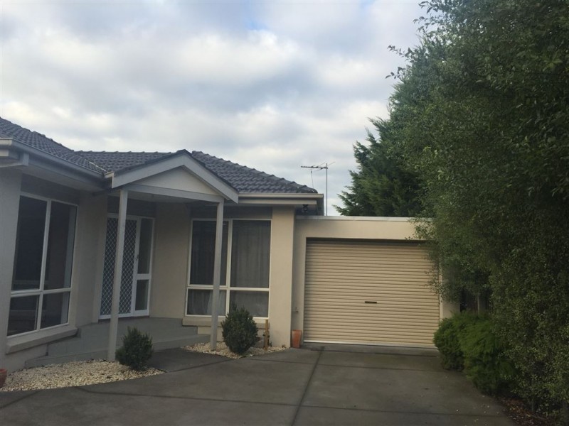 2/10 Tudor Street, Bentleigh East VIC 3165