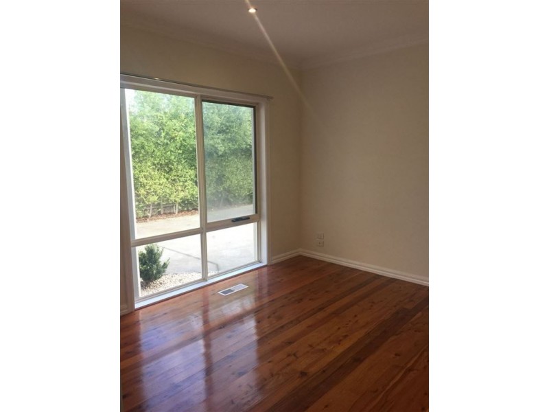 2/10 Tudor Street, Bentleigh East VIC 3165