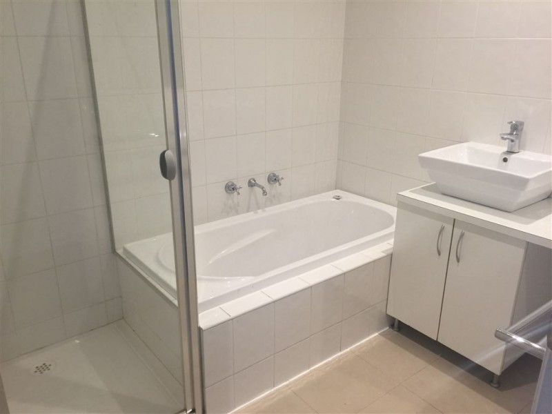 2/10 Tudor Street, Bentleigh East VIC 3165