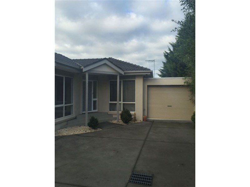 2/10 Tudor Street, Bentleigh East VIC 3165