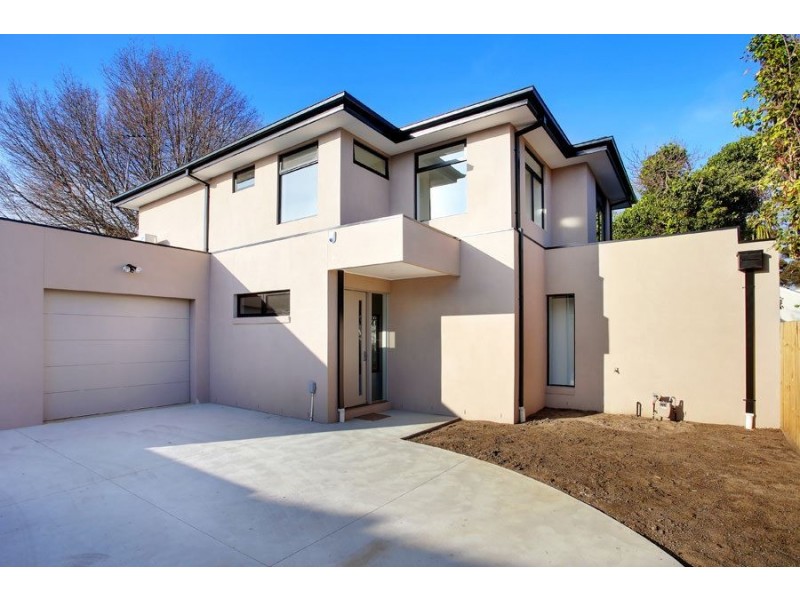 2/8 Black Street, Oakleigh East VIC 3166