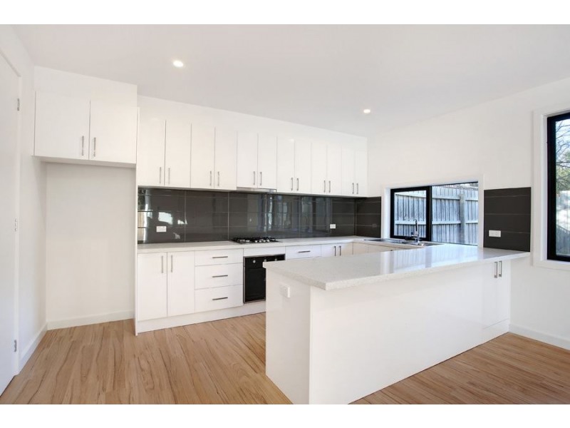 2/8 Black Street, Oakleigh East VIC 3166