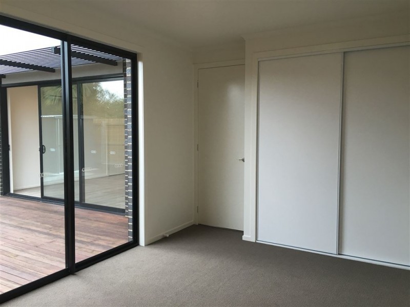 26 Laura Street, Clayton South VIC 3169