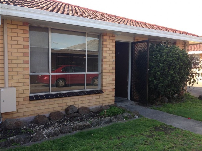 2/20 Oakes Avenue, Clayton South VIC 3169