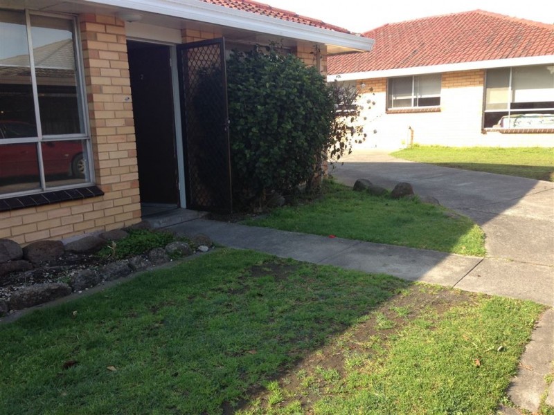 2/20 Oakes Avenue, Clayton South VIC 3169