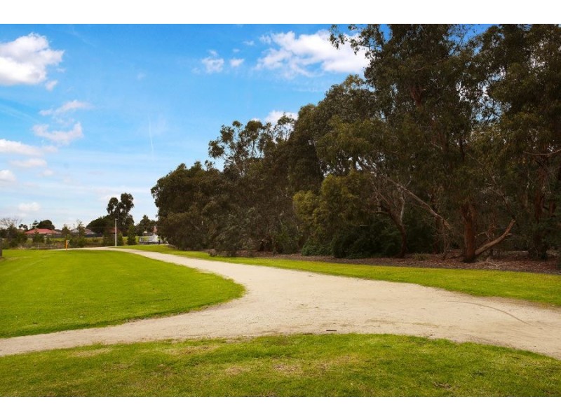 14 Simon Street, Clayton South VIC 3169