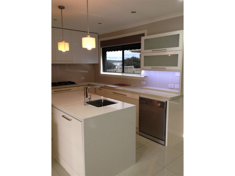 13 Raven Crescent, Narre Warren VIC 3805