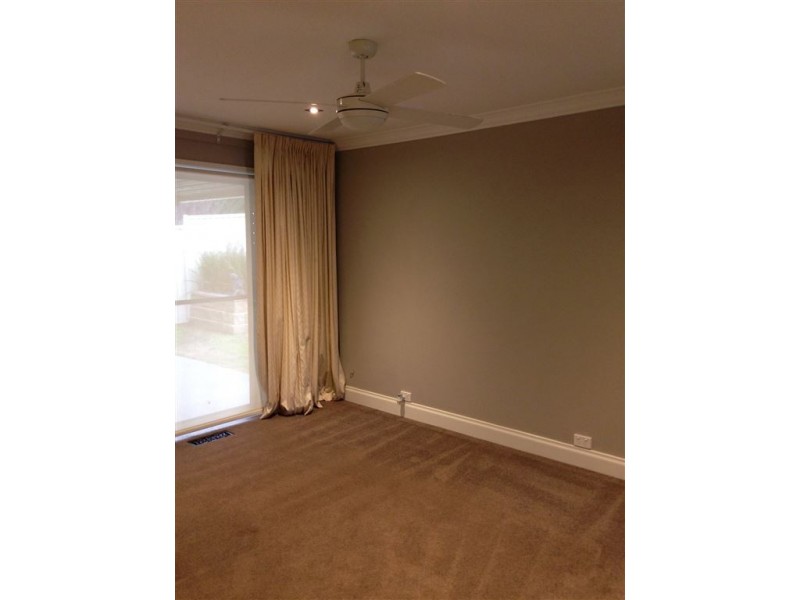 13 Raven Crescent, Narre Warren VIC 3805