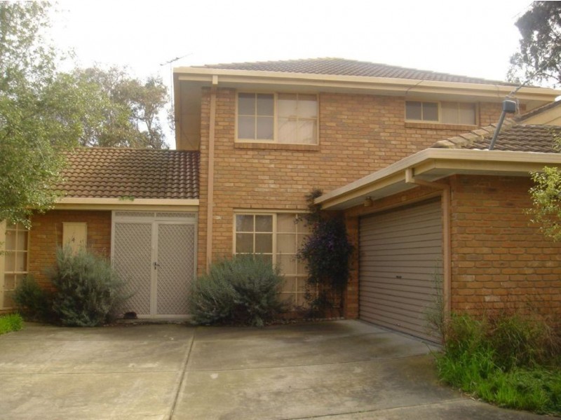 4 Meadow Court, Dingley Village VIC 3172