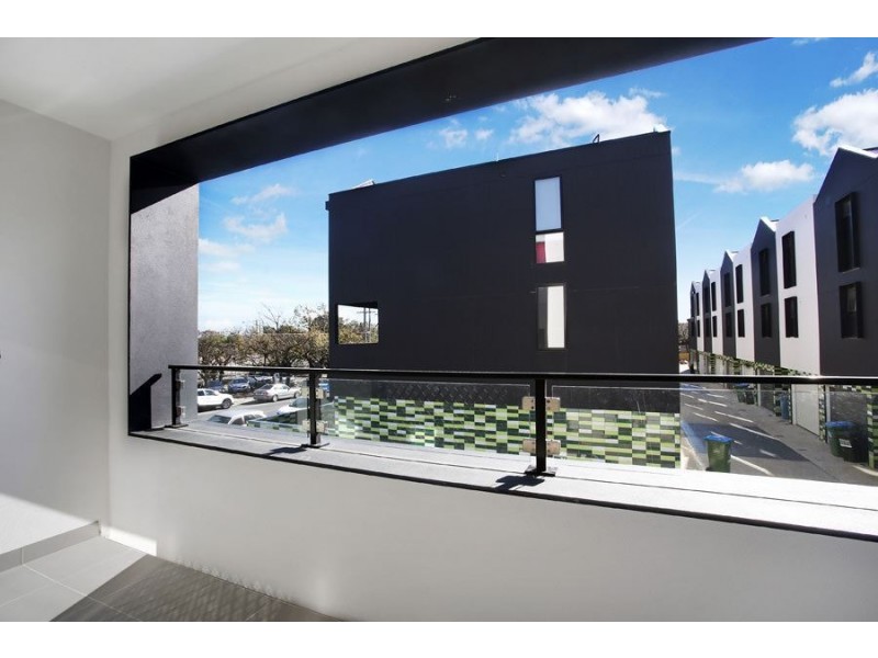 32/163 Carinish Road, Clayton VIC 3168