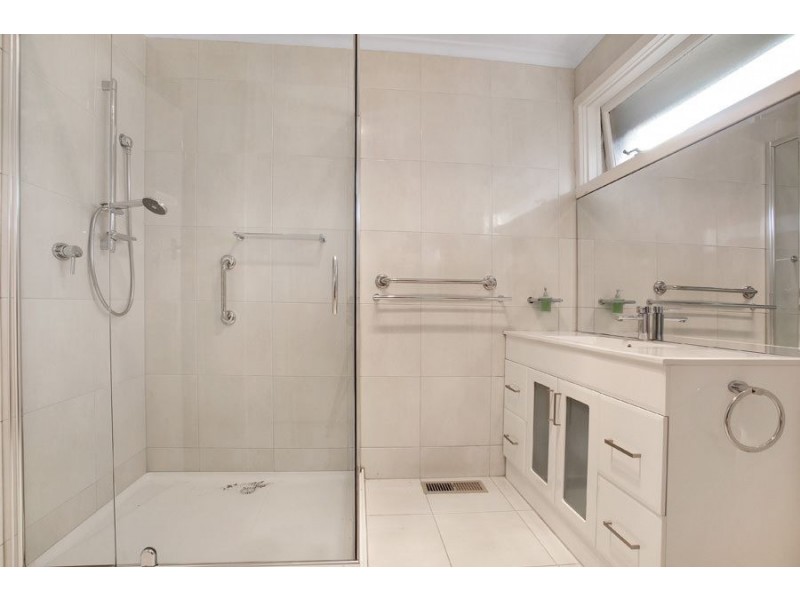 3 Simon Street, Clayton South VIC 3169