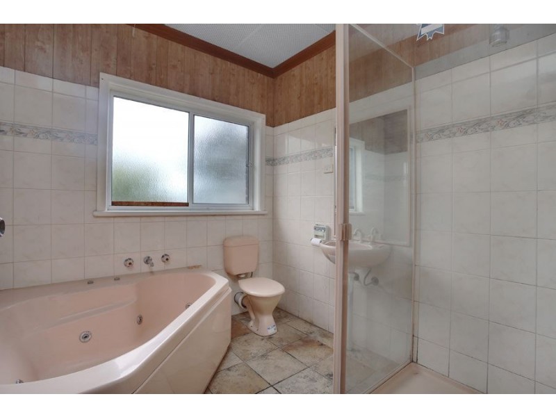 4 Bond Street, Clayton South VIC 3169