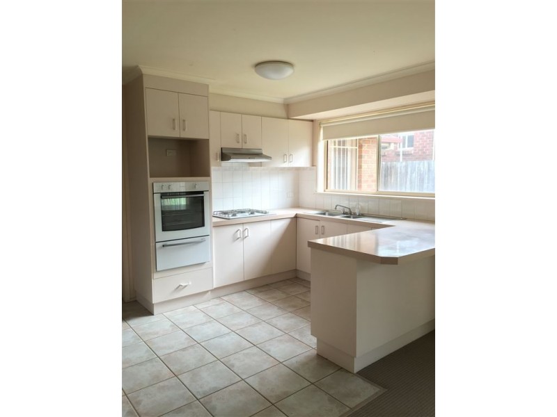 28 Euroa Avenue, Berwick VIC 3806