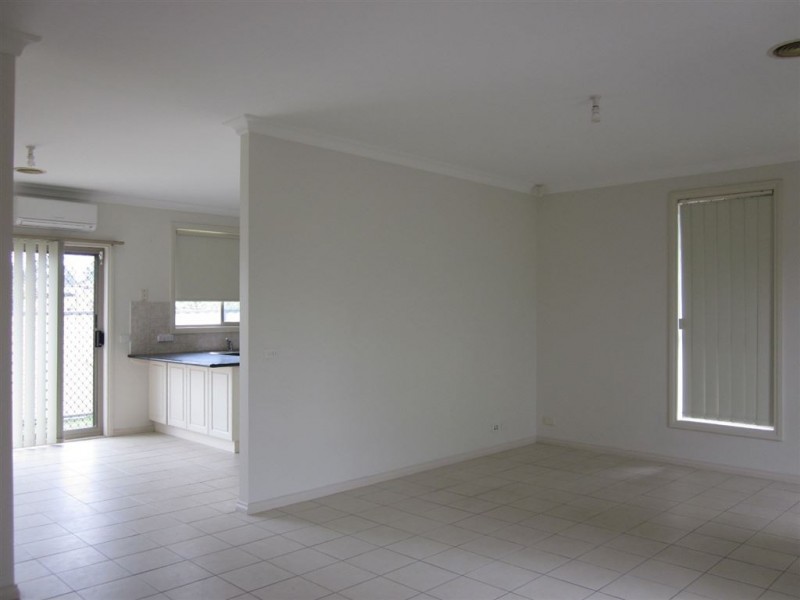 2/9 Madeleine Road, Clayton VIC 3168