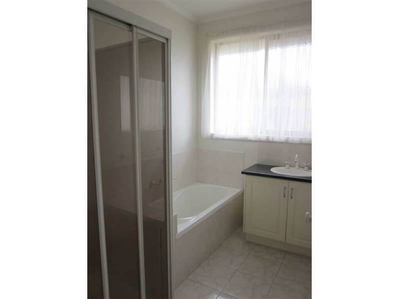 2/9 Madeleine Road, Clayton VIC 3168