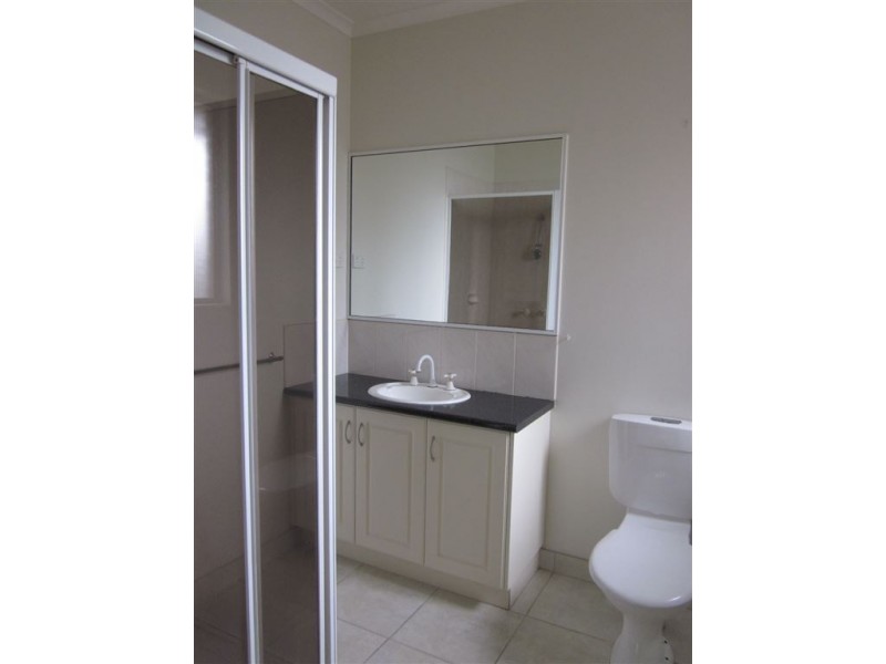 2/9 Madeleine Road, Clayton VIC 3168