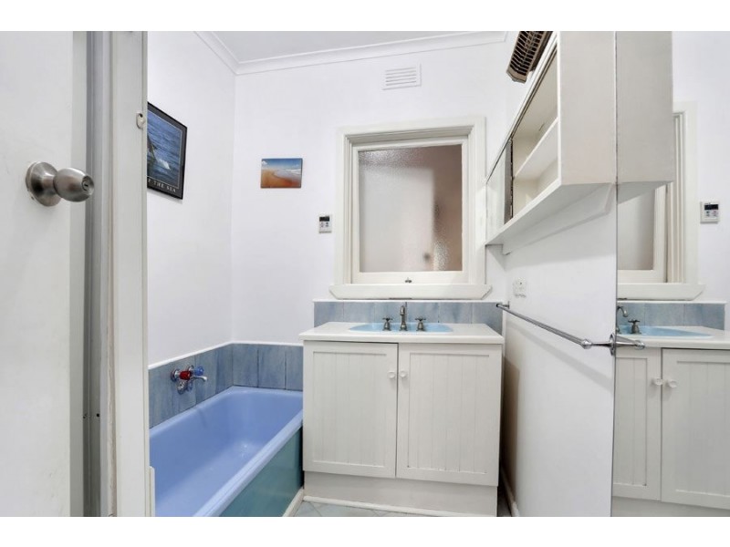 30 Dennis Street, Clayton VIC 3168