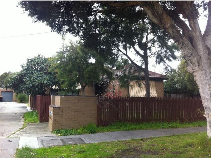 1/27 Main Road, Clayton South VIC 3169