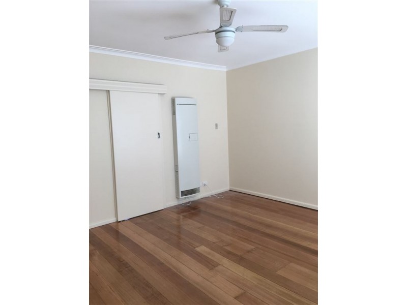 2/13 First Avenue, Dandenong North VIC 3175