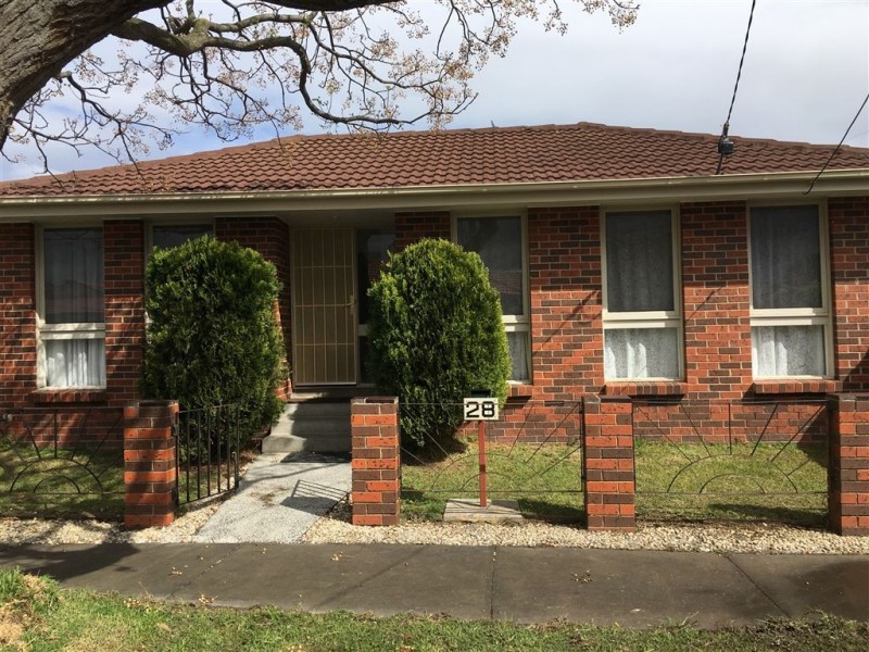 28 Glenelg Drive, Clayton South VIC 3169