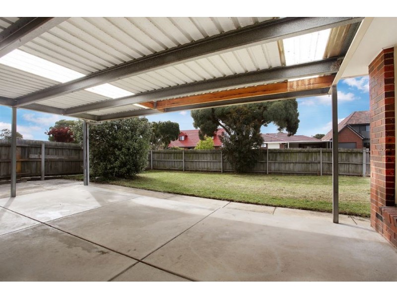 28 Glenelg Drive, Clayton South VIC 3169