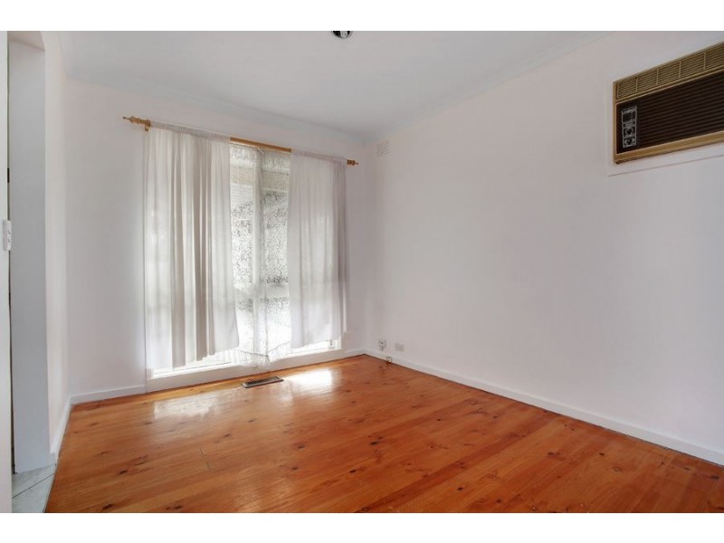 28 Glenelg Drive, Clayton South VIC 3169