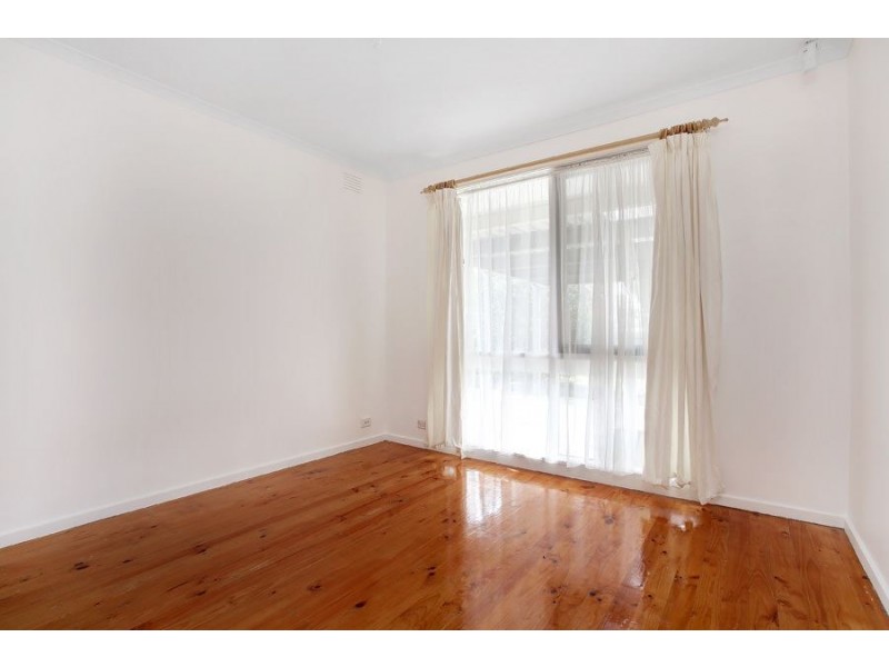 28 Glenelg Drive, Clayton South VIC 3169