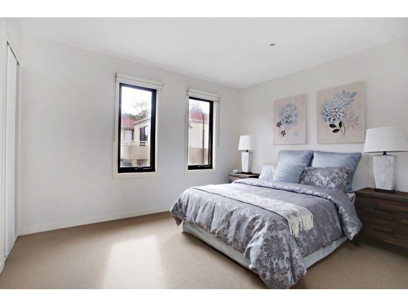 8 Shady Mews, Clayton VIC 3168