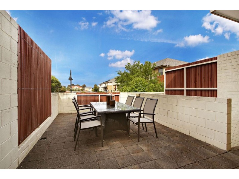 8 Shady Mews, Clayton VIC 3168