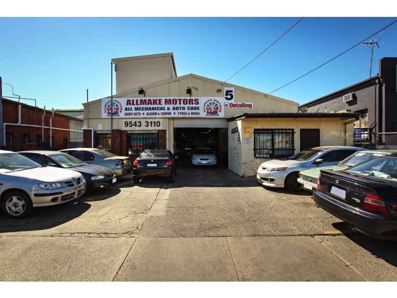 5 James Street, Clayton South VIC 3169