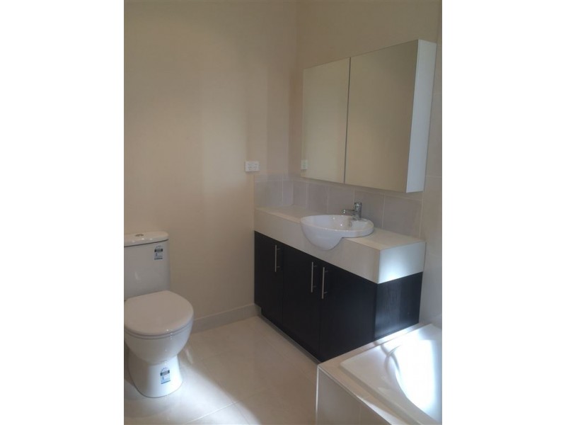 22C Flora Road, Clayton VIC 3168