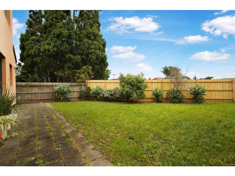 2/72 Gove Street, Springvale VIC 3171