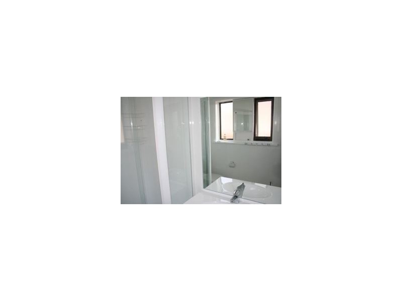 Room 4/70 Kanooka Grove, Clayton VIC 3168